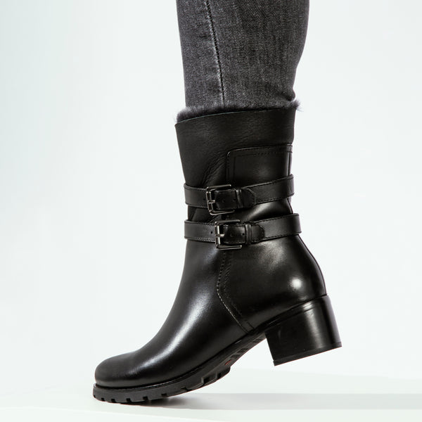 BLACK LEATHER|lifestyle