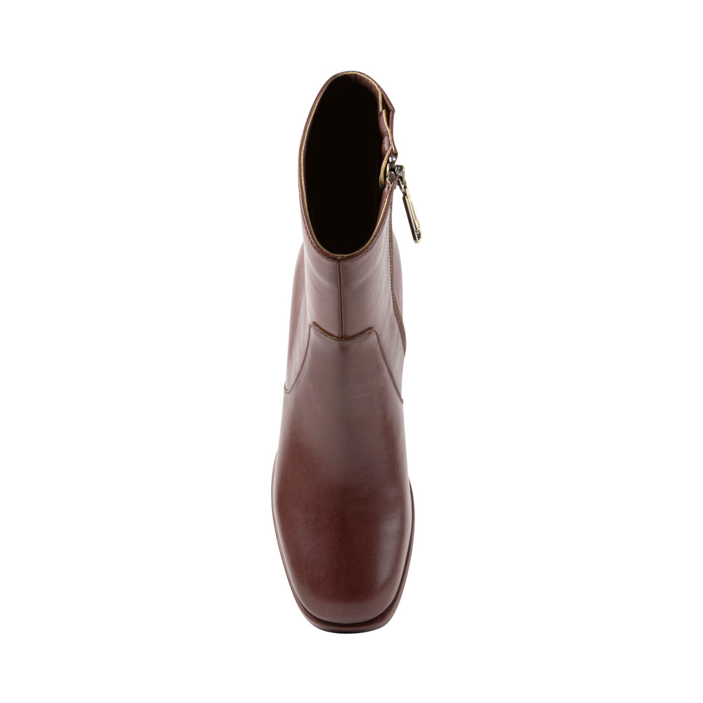 CHESTNUT LEATHER