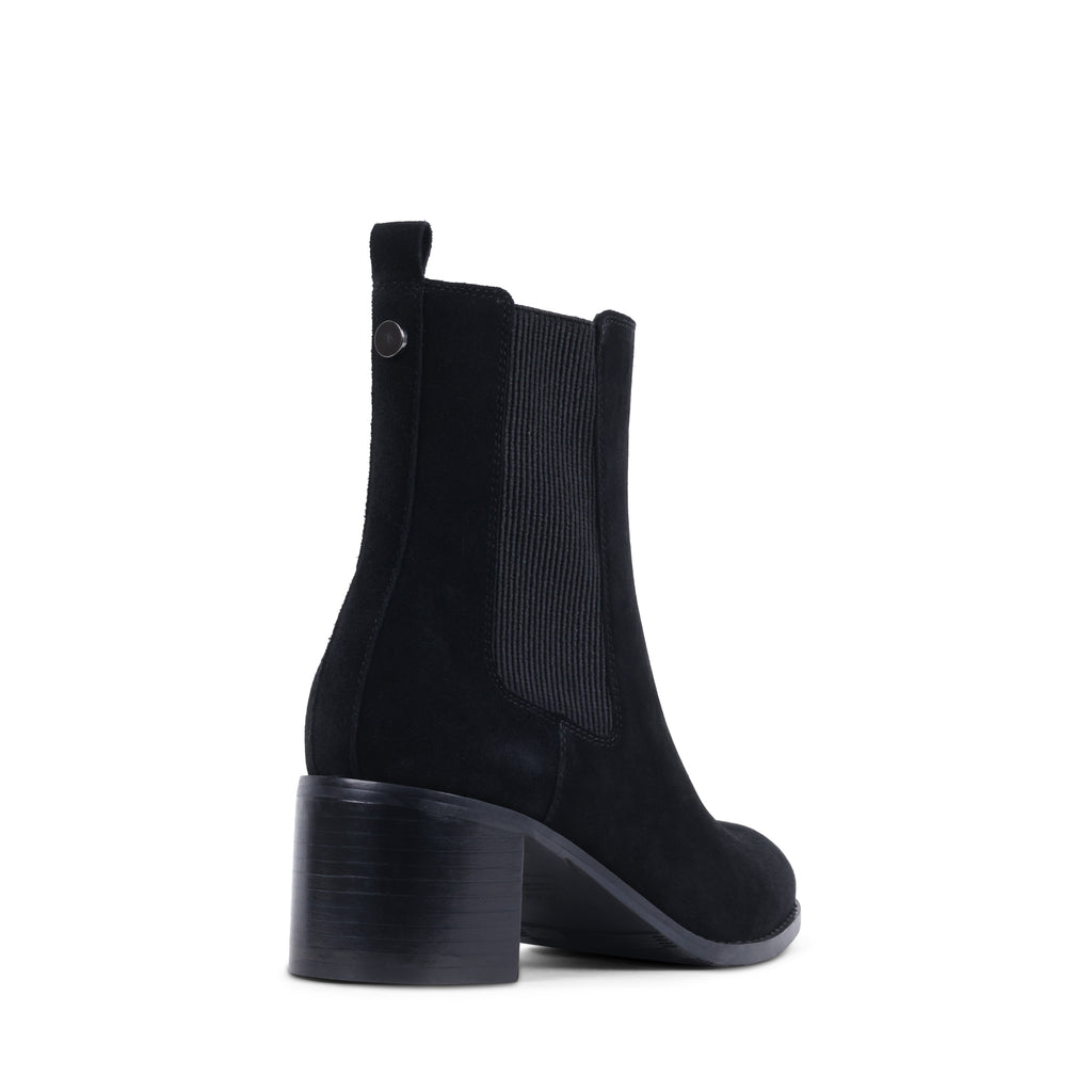 MAHALIAS BLACK SUEDE WATERPROOF BOOT