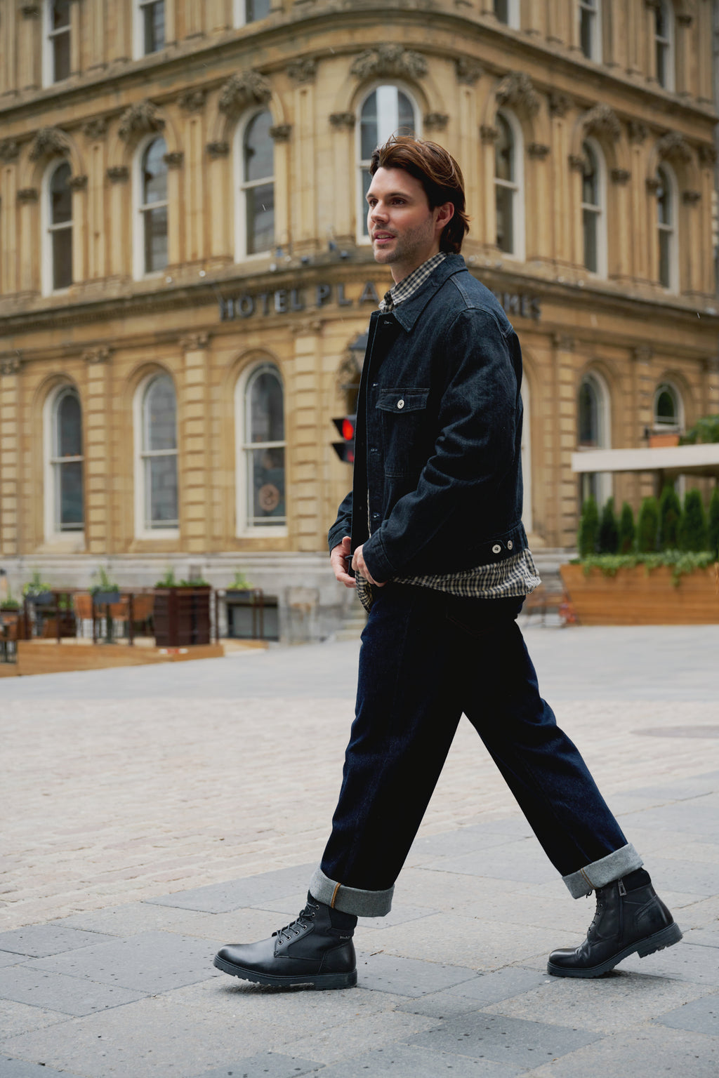 NALDO BLACK LEATHER
