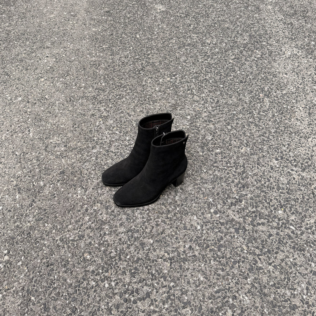 COLBYS BLACK SUEDE WATERPROOF BOOT